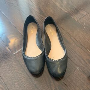 Pre-loved, good condition ballerina flats